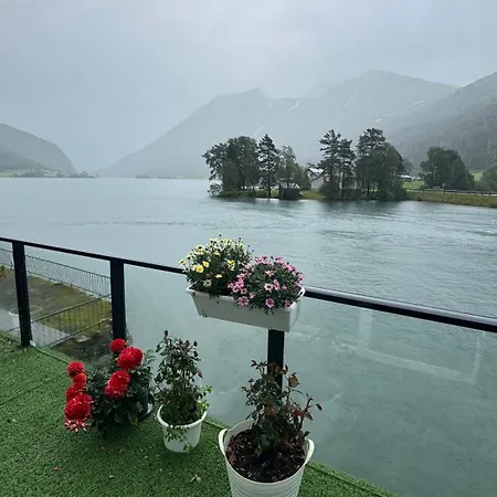 View * Stryn